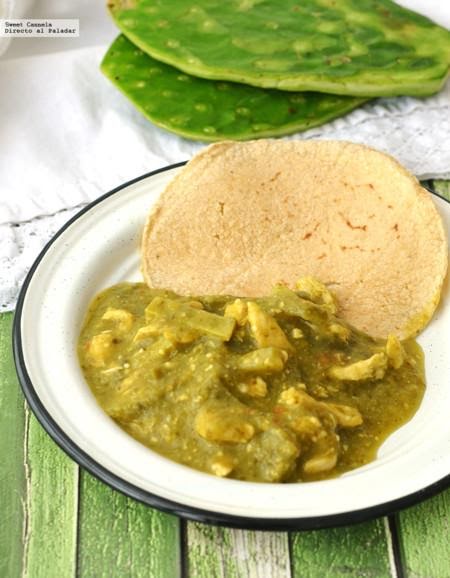 Pollo en salsa verde y champiñones por Avena Salud - Receta fácil en la app  para nutriólogos Avena