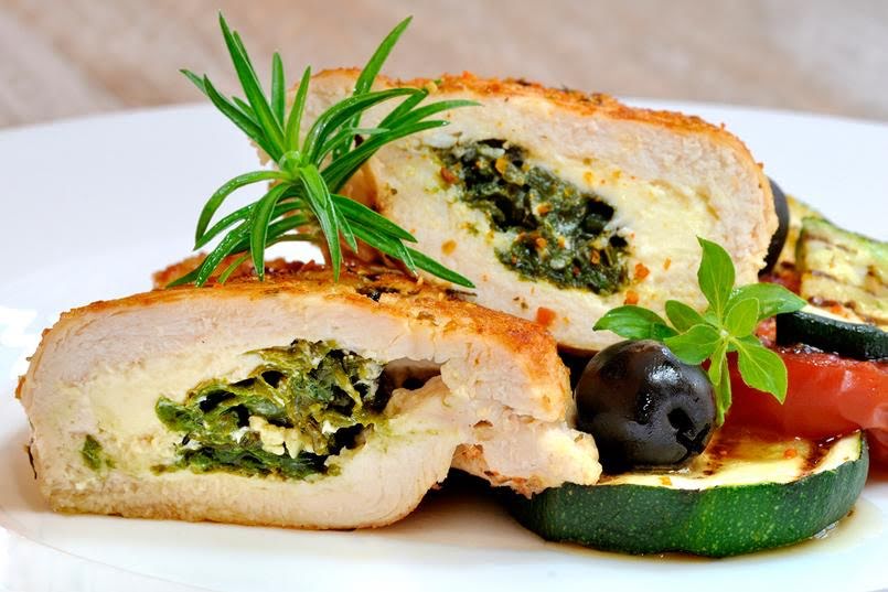 Pechuga rellena de espinaca con verdura de 240.2 Kcal