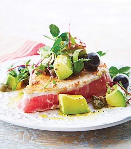 Medallón de atún y ensalada de garbanzo de 249.7 Kcal