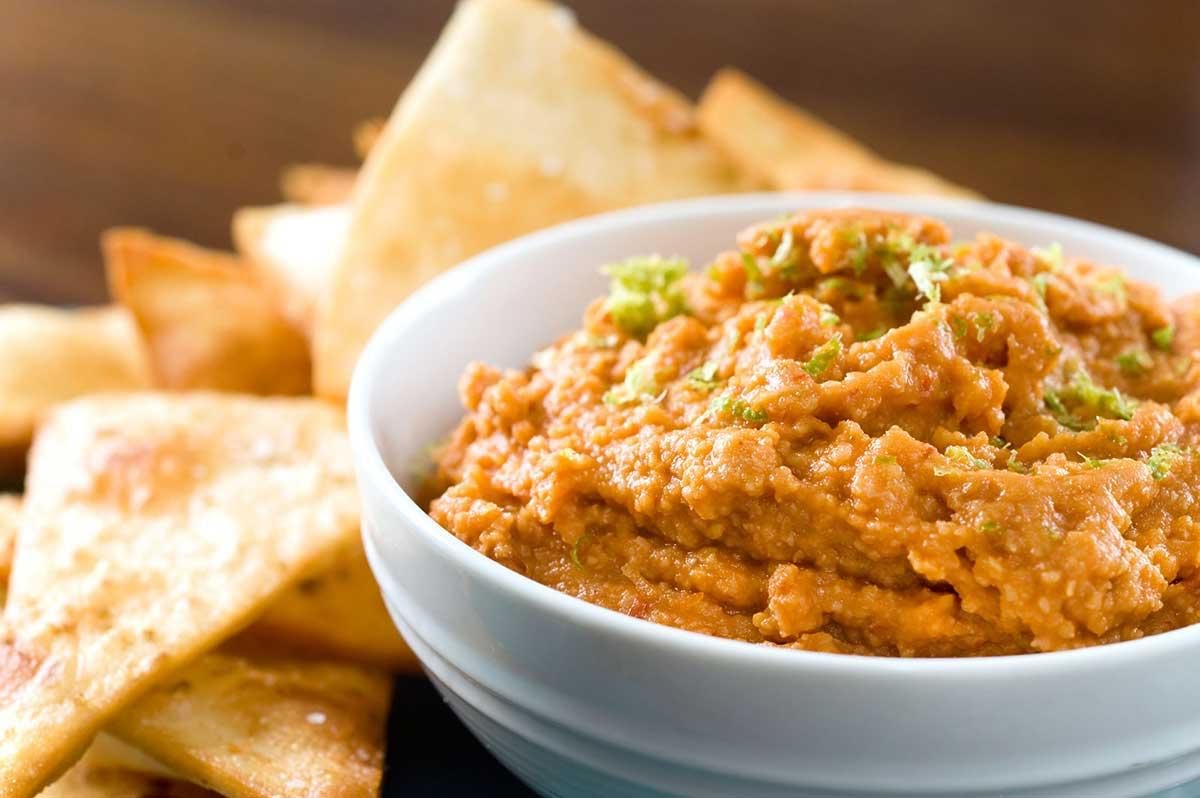 Dip de garbanzo con chipotle de 252.2 Kcal