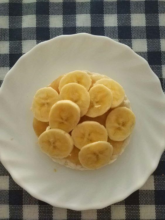 Tortitas de arroz inflado con chía y plátano de 184 Kcal