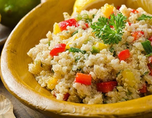 Ensalada con arroz integral de 181.2 Kcal