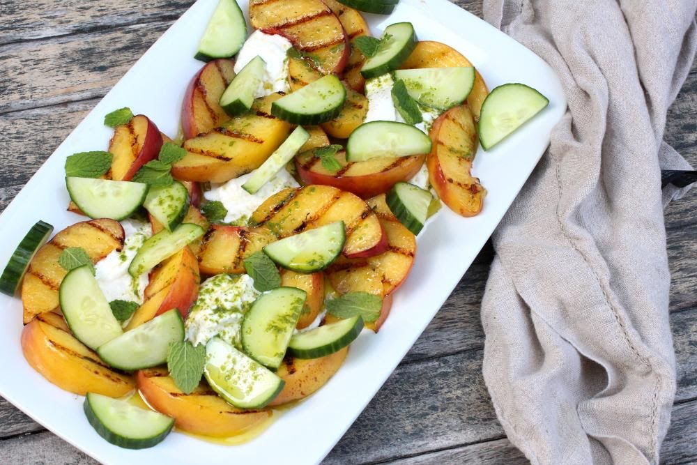 Pepino picado y durazno de 76 Kcal