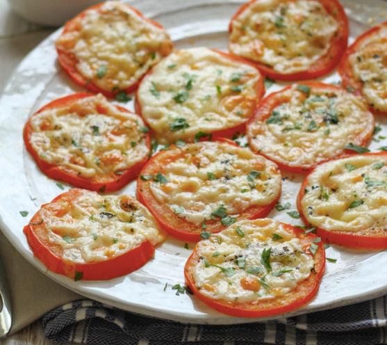 Tomates horneados con mozzarella