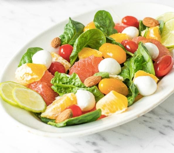 Ensalada cítrica con mozzarella de 405 Kcal