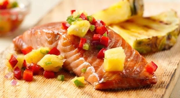 Salmón a la piña y vegetales