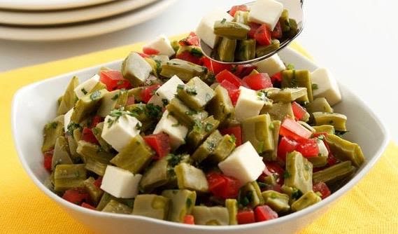 Ensalada de nopal y queso manchego