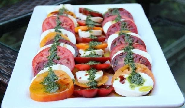 Ensalada de pimiento caprese de 138.2 Kcal