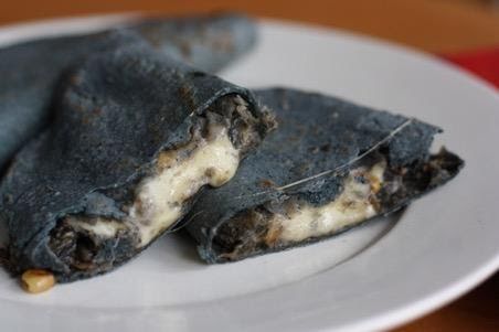 Quesadillas de flor de huitlacoche de 245 Kcal