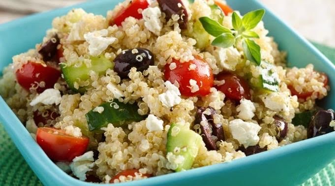 Ensalada griega con quinoa integral 