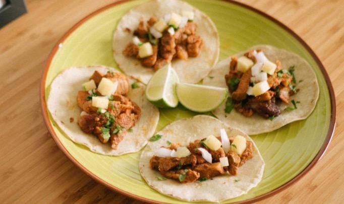 Tacos de pierna al pastor de 300.2 Kcal