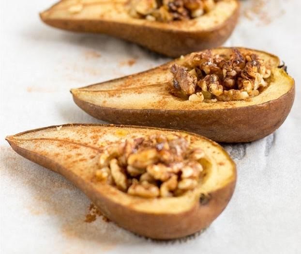 Peras rellenas de nuez y canela de 161 Kcal