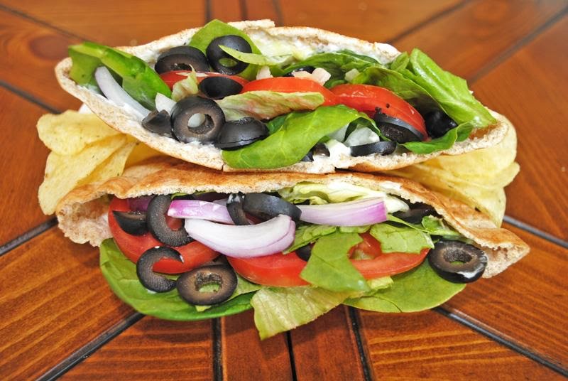 Pita rellena de vegetales de 144 Kcal