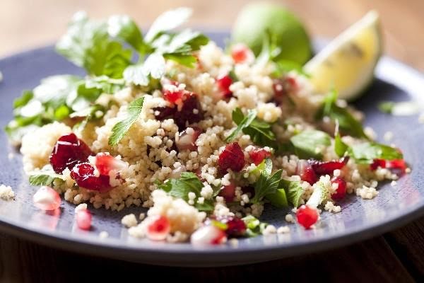 Ensalada de cous cous con manzana y arándano de 225.2 Kcal