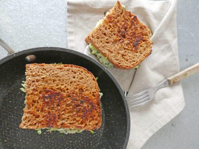 Sandwich de ricotta, kiwi y calabacita