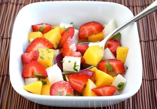 Ensalada de mango y fresa