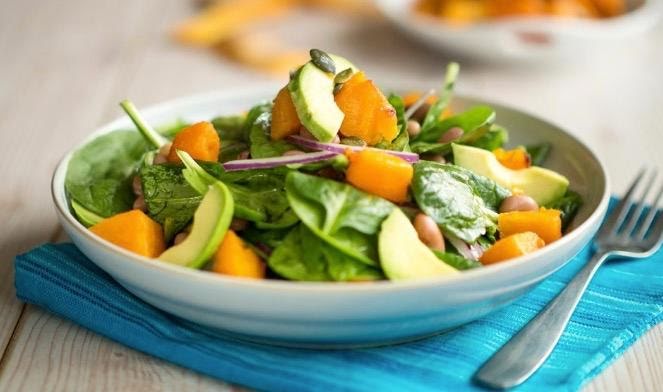 Ensalada de papaya y aguacate