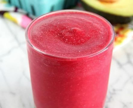 Smoothie de fresa con betabel de 72 Kcal