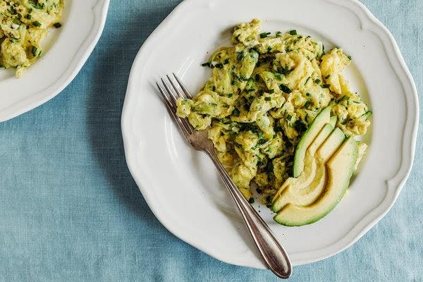 Huevo revuelto con calabacita por Avena Salud - Receta fácil en la app para  nutriólogos Avena