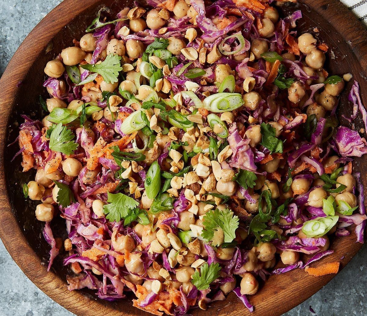 Ensalada con aderezo de cacahuate de 291.1 Kcal