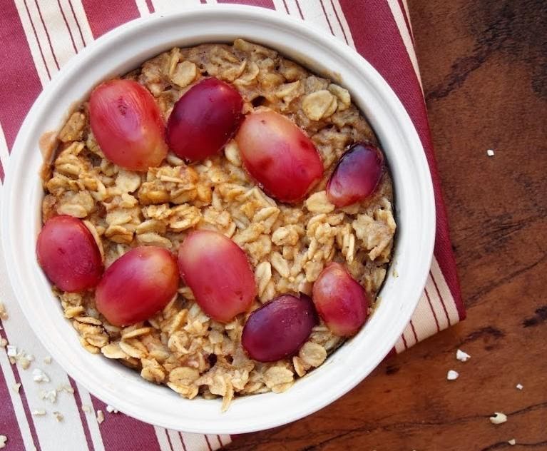 Avena de uva y crema de cacahuate