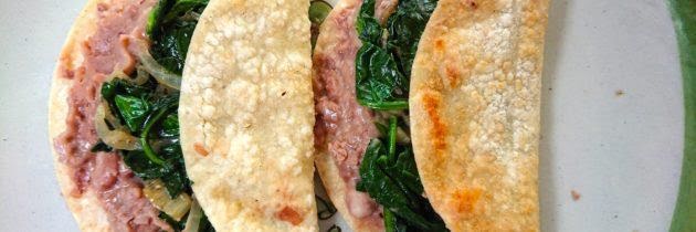 Tacos de frijol y espinaca