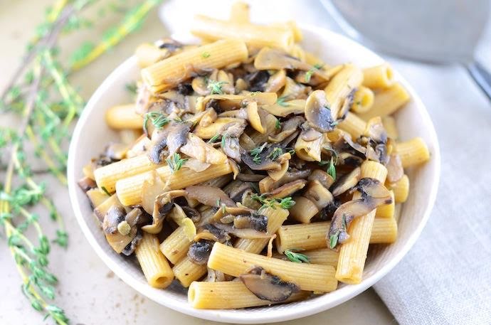 Pasta de ajo y champiñones