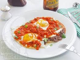 Huevos rancheros con frijoles de 301.2 Kcal