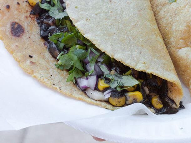 Taco de huitlacoche de 191.2 Kcal