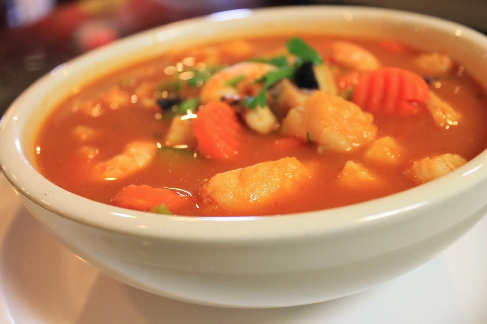 Caldo de pescado con verduras