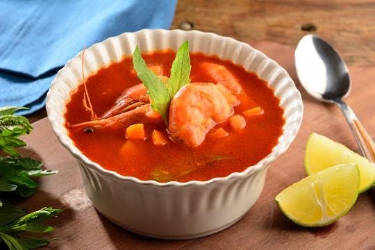 Caldo de camarón con lentejas