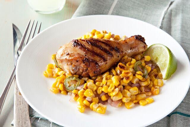 Piernas de pollo asadas con elote de 172 Kcal