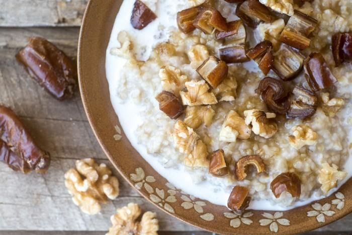 Avena con dátiles y nuez