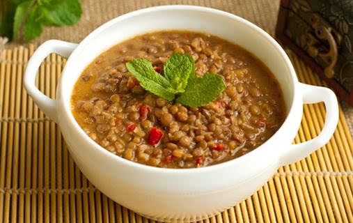 Sopa de lentejas y carne molida