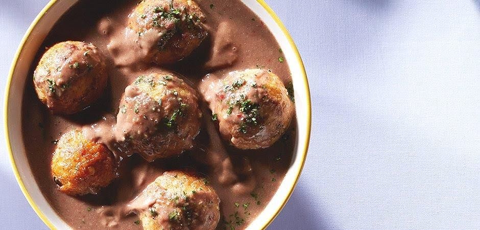 Albóndigas de pollo en salsa de frijol