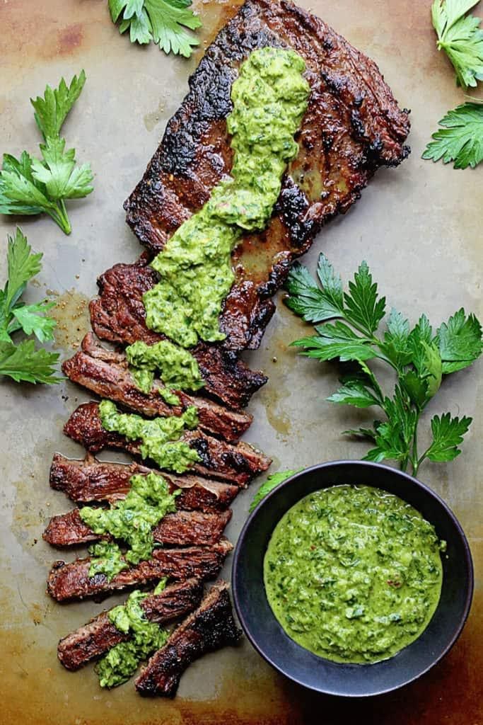 Asado con chimichurri  de 139.2 Kcal