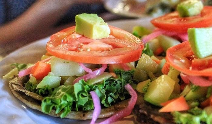 Tostadas con calabacita asada de 234.2 Kcal