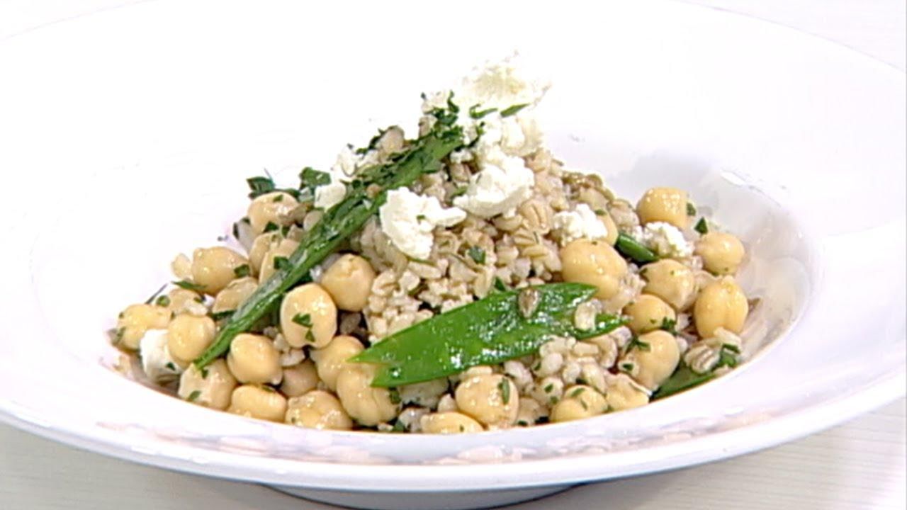 Ensalada de garbanzo, queso fresco y lenteja de 461.2 Kcal