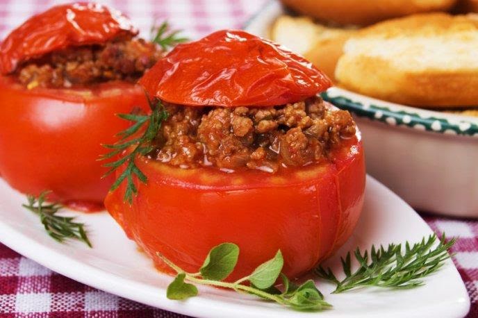 Jitomates rellenos de carne de 230.2 Kcal