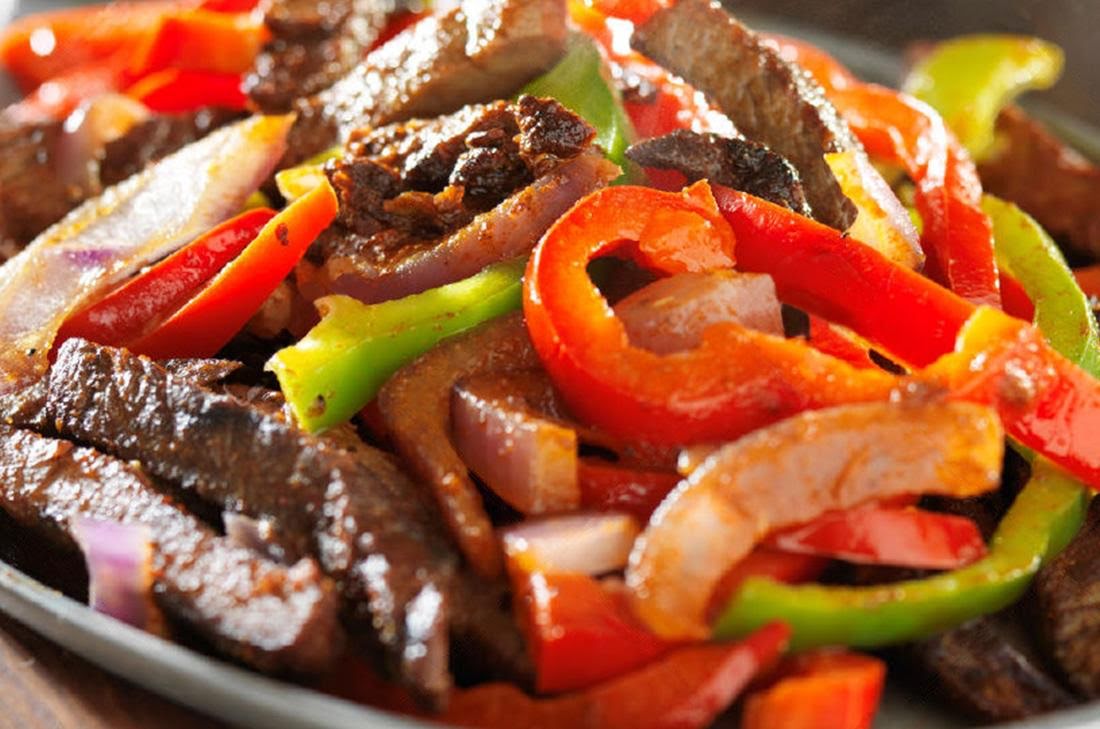 Carne de res con pimientos de 161.2 Kcal