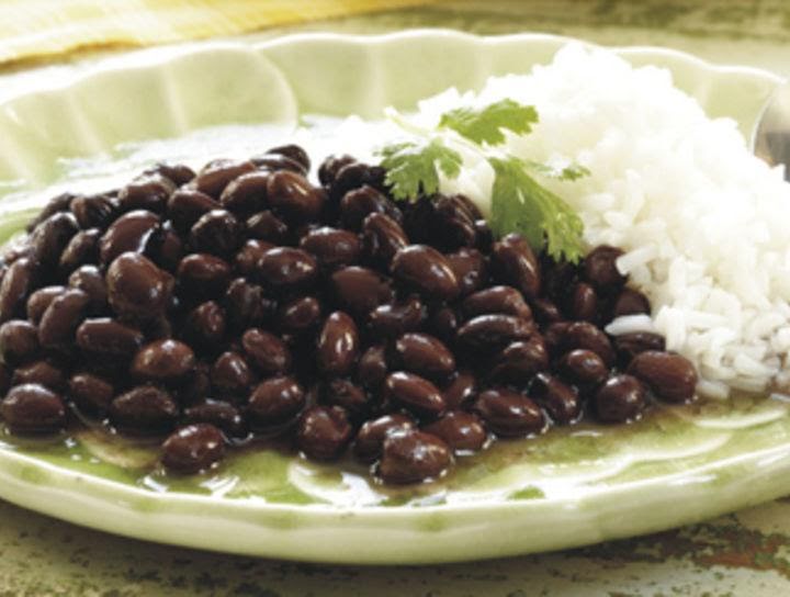 Arroz con frijoles y queso de 245 Kcal