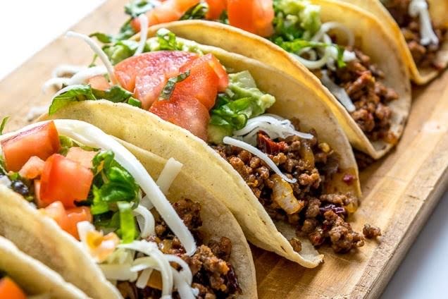 Tacos de carne molida de pollo de 270.2 Kcal