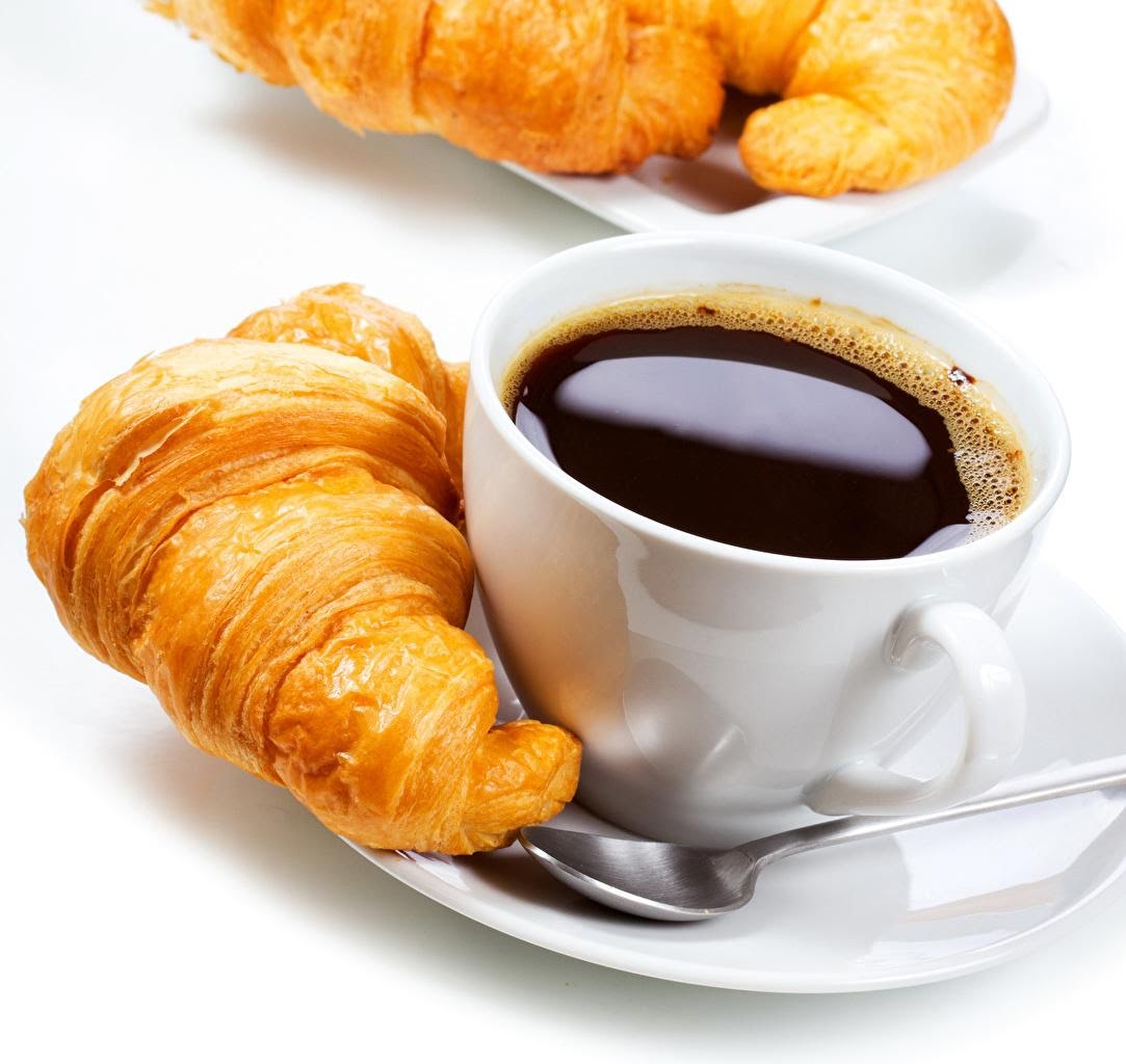 Croissant con café de 116 Kcal