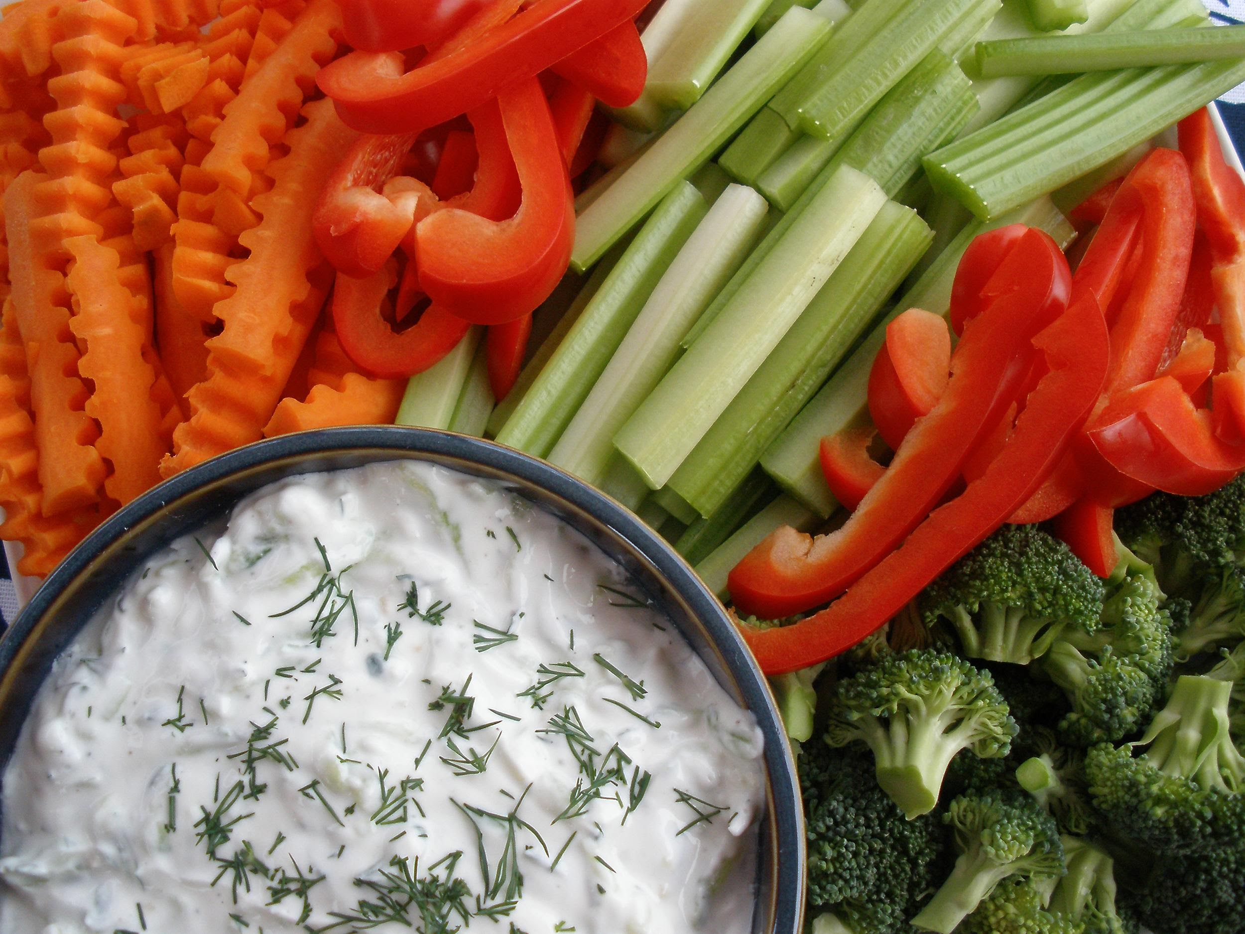 Verduras con aderezo cremoso de 82 Kcal