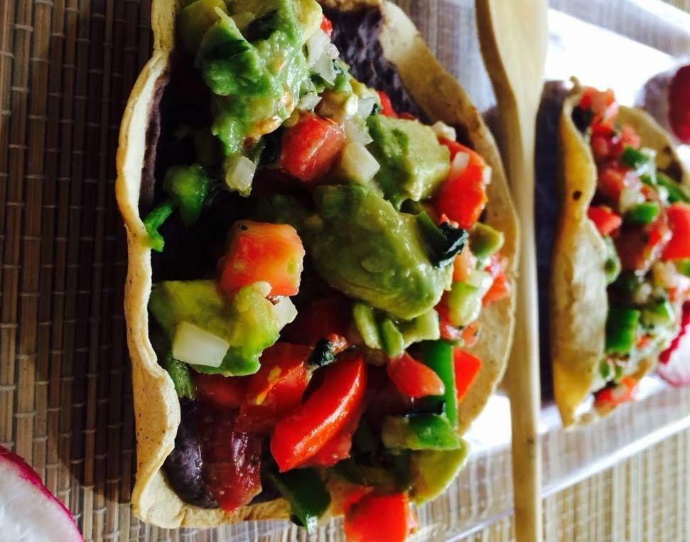 Tacos de frijol con pico de gallo de 217 Kcal Receta fácil en la app