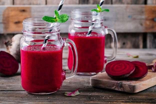 Smoothie de manzana y betabel de 249 Kcal