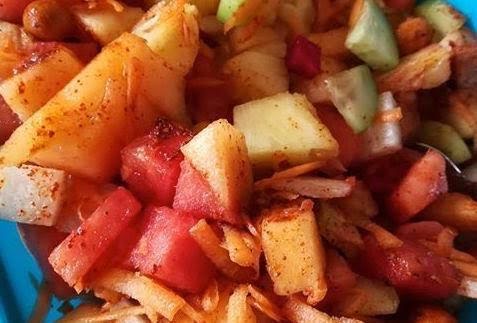 Betabel, pepino, piña y cacahuate de 170 Kcal