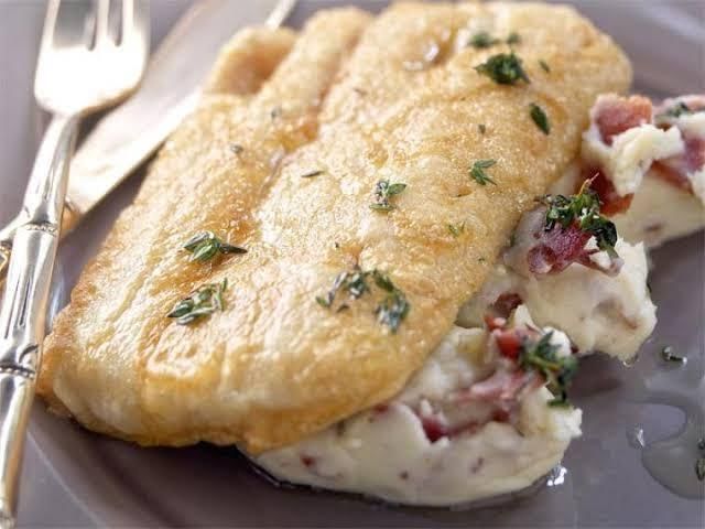 Fish with mashed chickpeas and potato de 274.2 Kcal