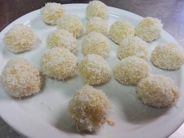 Coconut and pear balls de 210 Kcal