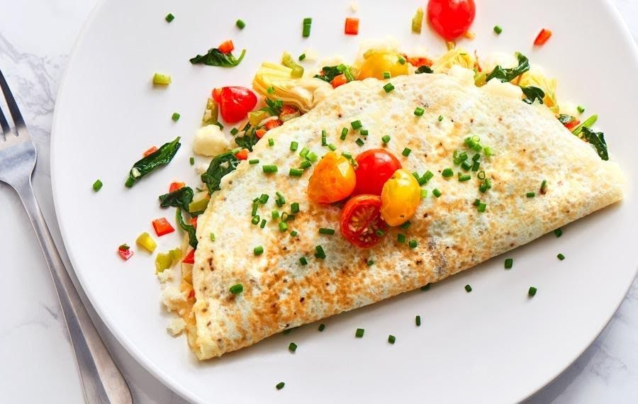 Omelette con pimiento y jitomate cherry de 243.52 Kcal